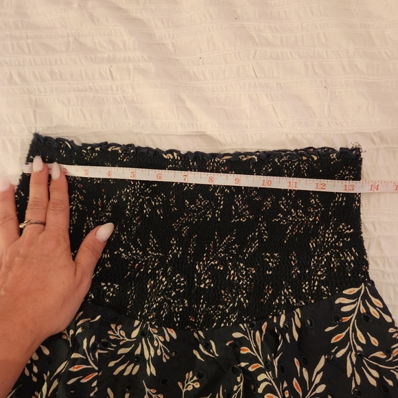 Zara black floral eyelet mini sports size small to medium - Picture 10 of 11